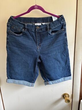 Women’s Dark Blue Denim Roll-Cuff Jean Shorts